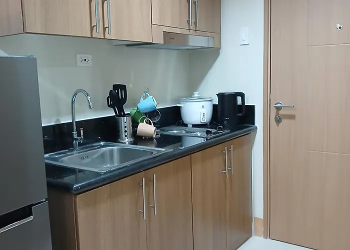 Daddy's Staycation Aparthotel Manila